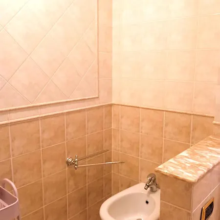 게스트하우스 Matrimoniale Con Bagno En E Terrazzo